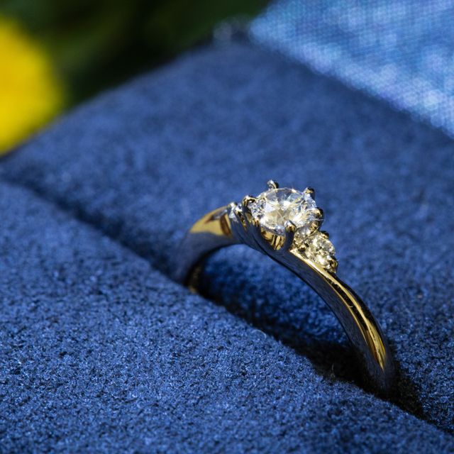 【ラザール ダイヤモンド(LAZARE DIAMOND)の口コミ】 他のブランドも含む様々なデザインを見て比較した結果、モダンなデザイン…