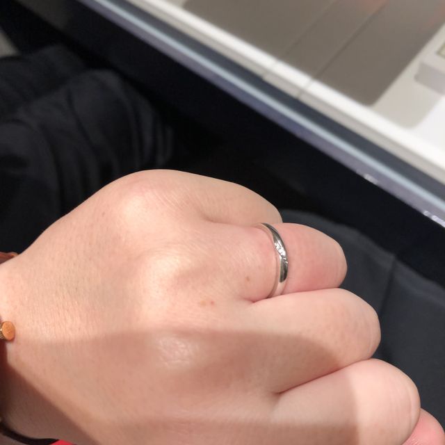 【銀座ダイヤモンドシライシの口コミ】 試着のときからつけている感じがなく、違和感なく着けることができました…