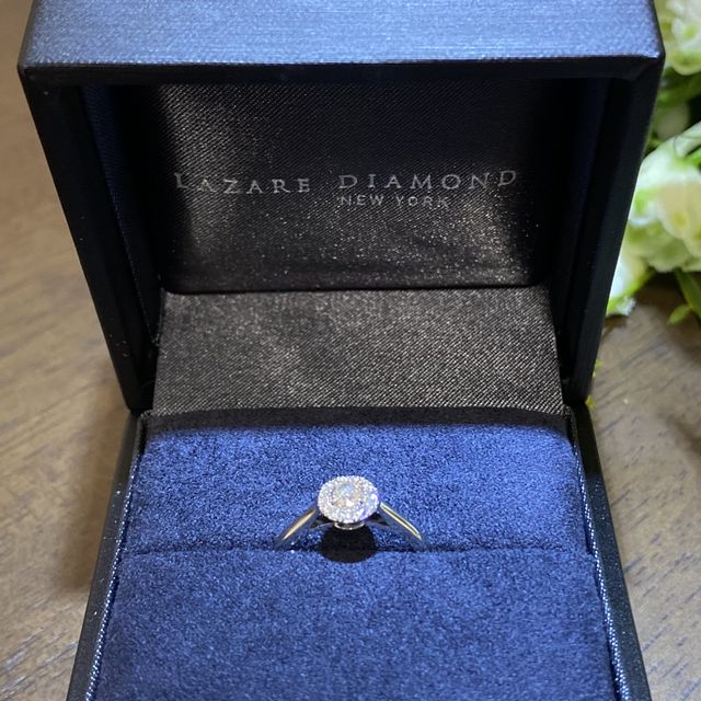 【ラザール ダイヤモンド(LAZARE DIAMOND)の口コミ】 ホームページでデザインを見て一目惚れし、実物を見て即決しました。横顔…