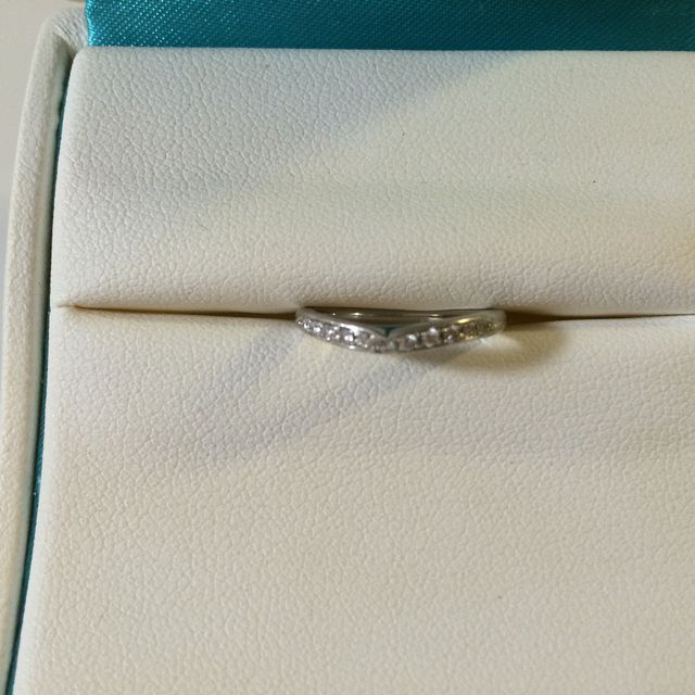 【俄(にわか)の口コミ】 俄というブランドも好きだったし、指輪の曲線も自分の指を長くみせてくれ…