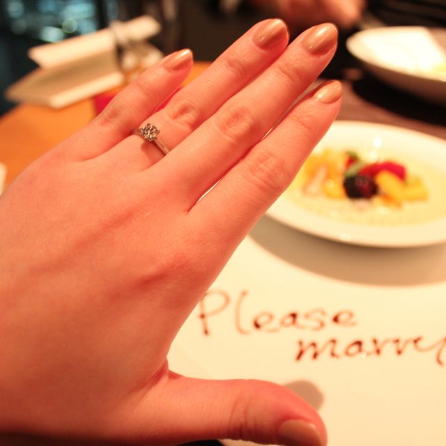 【カルティエ(Cartier)の口コミ】 婚約指輪を頂くなら、絶対にソリテール型と決めていました。
たくさんのブ…