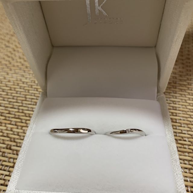 【JKPLANET(JKプラネット)の口コミ】 シンプルかつ指が綺麗にみえて飽きないデザインを探していたので、今回素…