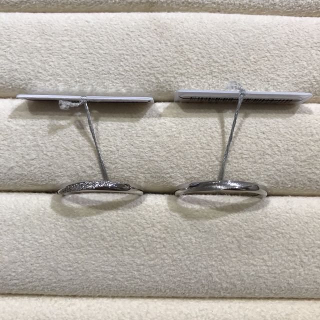 【TRECENTI(トレセンテ)の口コミ】 シンプル過ぎず、日常で着けていてもオシャレ。
着け心地もよく結婚指輪と…