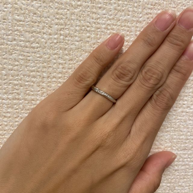 【銀座ダイヤモンドシライシの口コミ】 ストレートは普通でなんか嫌だな、と思っておりVラインのものがいいな、と…