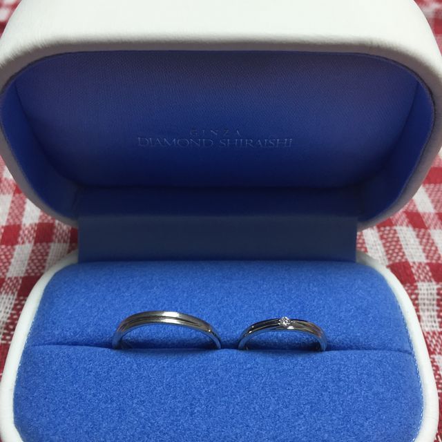 【銀座ダイヤモンドシライシの口コミ】 商品数が多い為、予算の中から何点がお勧めを出して頂きました。
二人とも…