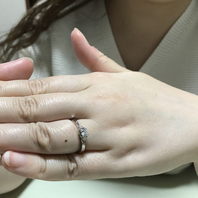 【エクセルコダイヤモンド(EXELCO DIAMOND)の口コミ】 指輪のデザインとお店の方の丁寧な説明、指輪に付けるダイヤモンドを真剣…