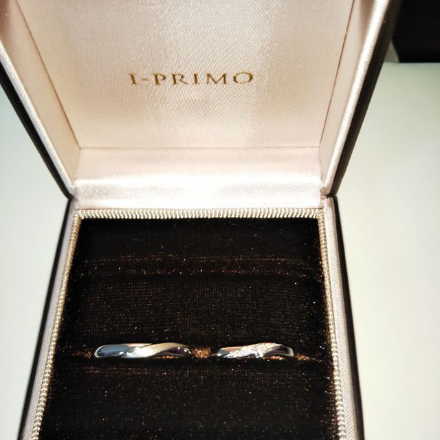 【アイプリモ(I-PRIMO)の口コミ】 配偶者が何回もお店に足を運び、何時間も掛けて悩んで婚約指輪を購入して…