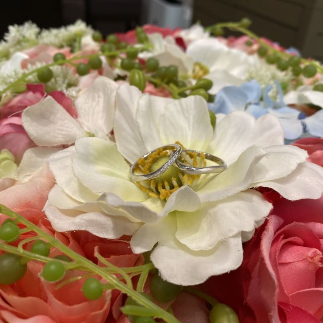 【アイプリモ(I-PRIMO)の口コミ】 たくさんの種類の中から、試着しながら好みの指輪を探して少しずつデザイ…