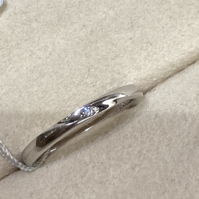 【TRECENTI(トレセンテ)の口コミ】 素材、アフターサービス、お値段に満足しました。指輪自体もシンプルなデ…