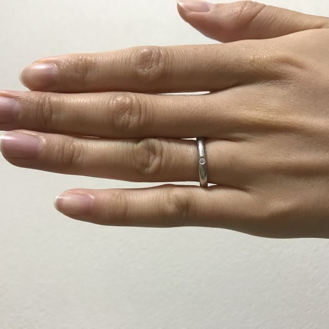 【ティファニー(Tiffany & Co.)の口コミ】 指輪のデザインが気に入りました。全体的に丸みがあり、太めですが、古典…