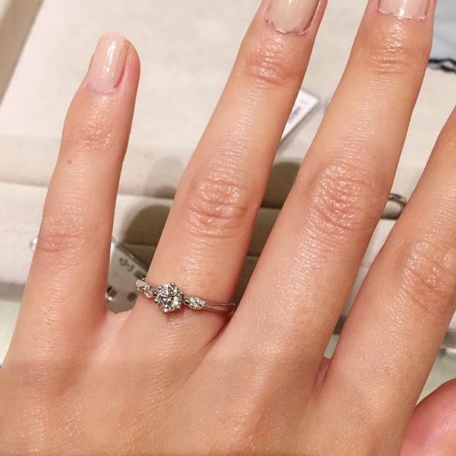 【バーニーズニューヨーク(BARNEYS NEW YORK)の口コミ】 いろんなブランドを見てきましたが、デザインと価格が合致せず、決めかね…