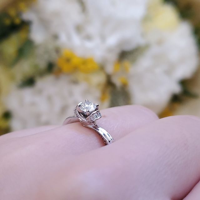 【エクセルコダイヤモンド(EXELCO DIAMOND)の口コミ】 彼が選んでプレゼントしてくれました。小学校の同級生として出会い、お互…