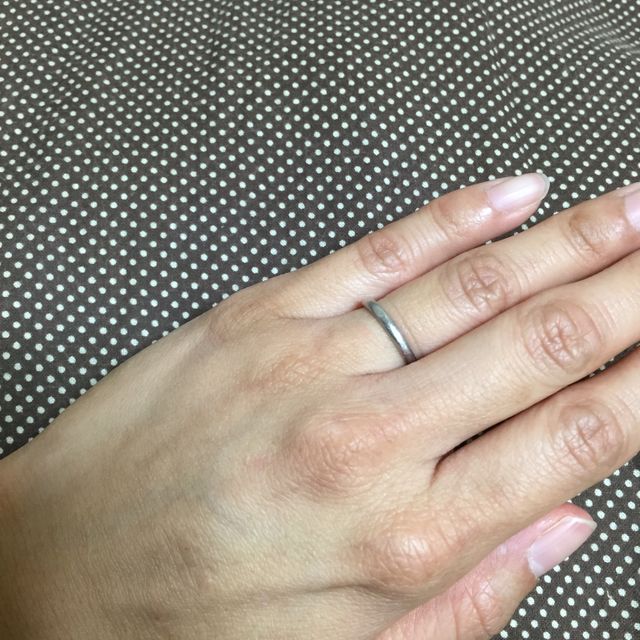 【ティファニー(Tiffany & Co.)の口コミ】 看護師を仕事をしているので、邪魔にならないシンプルな物をさがしていま…