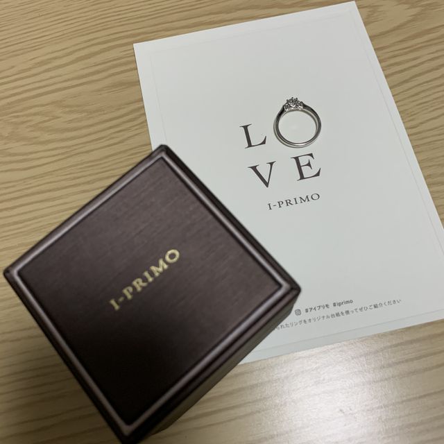 【アイプリモ(I-PRIMO)の口コミ】 正直、いいデザインの指輪が多く、絞るのが大変でしたが、シンプルに美し…