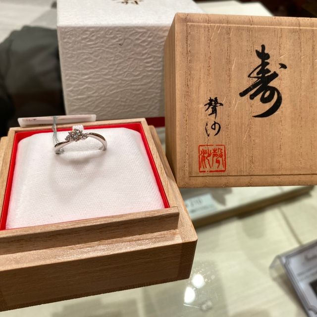 【CHARMY(チャーミー)の口コミ】 Pt999ハードという素材を使用しており、通常のプラチナより硬く丈夫にでき…