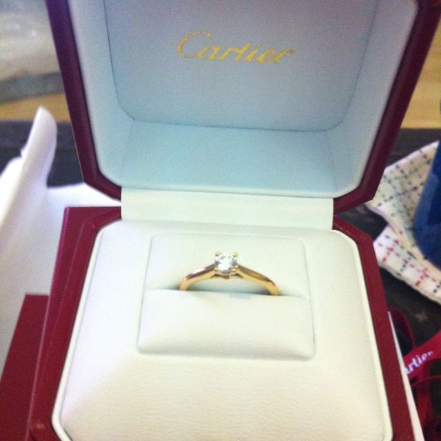 【カルティエ(Cartier)の口コミ】 当初はエタニティリングのデザインで探していましたが、店舗で試着した際…