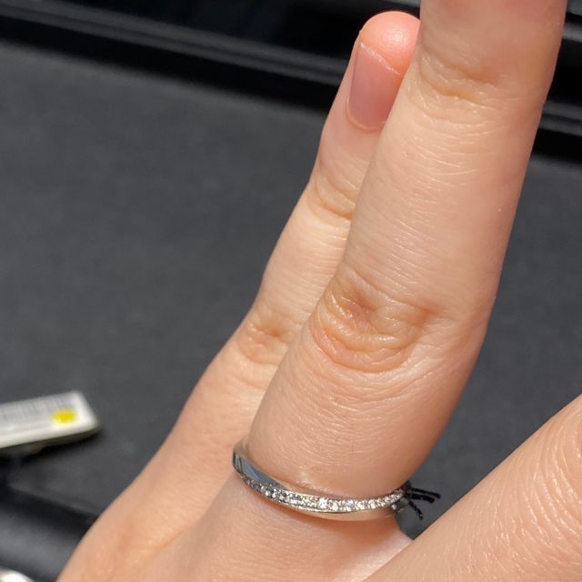 【エクセルコダイヤモンド(EXELCO DIAMOND)の口コミ】 右肩上がりにダイヤが配置されれいるデザインは人気なのか他のブランドさ…