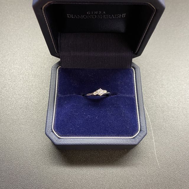 【銀座ダイヤモンドシライシの口コミ】 ストレート、V字ではなくウェーブの形にしたいということだけ決めていて、…