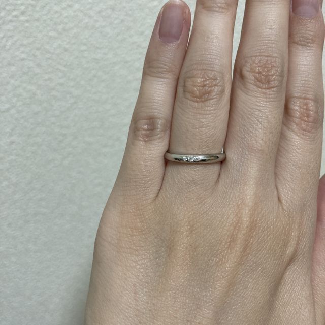 【ラザール ダイヤモンド(LAZARE DIAMOND)の口コミ】 シンプルなデザインでダイヤモンドが付いているものを探していました。三…