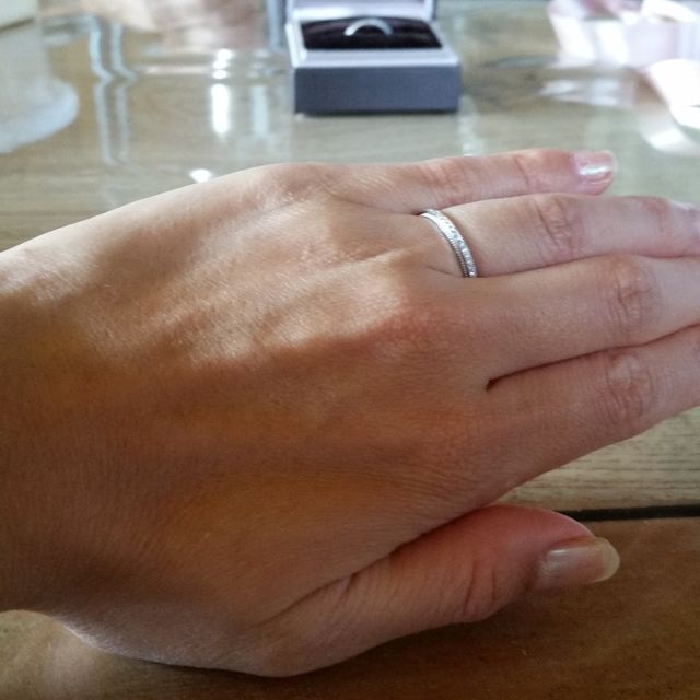 【アイプリモ(I-PRIMO)の口コミ】 プラチナでダイヤ入りの指輪を探していたところ、クラシカルな飽きのこな…