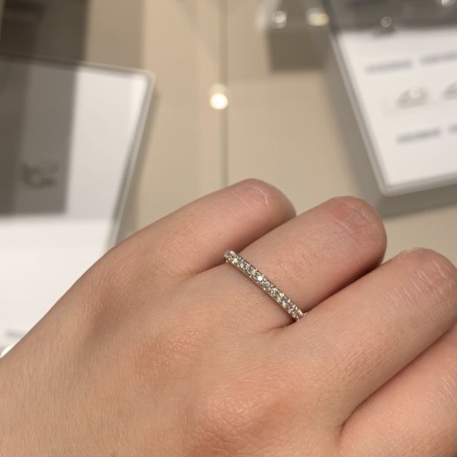 【MIKIMOTO(ミキモト)の口コミ】 小さなダイヤモンドが一周連なっている、フルエタニティリングというデザ…