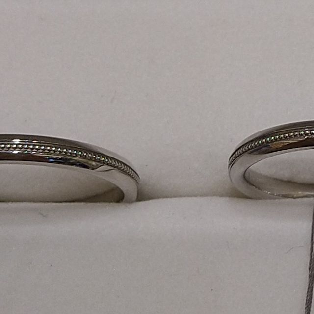 【Joie de treat.(ジョア・ドゥ・トリート)の口コミ】 結婚指輪の真ん中にドットのようにデザインされてるミルは一点一点手作り…