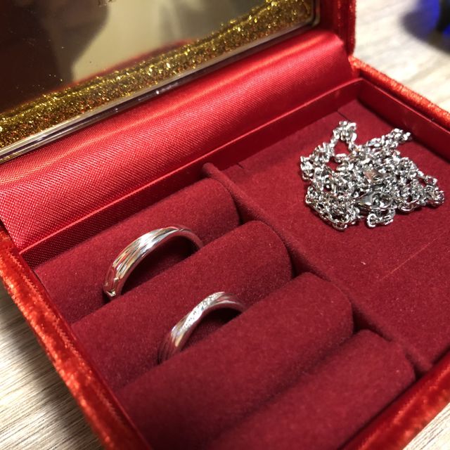 【THE KISS(ザ・キッス)の口コミ】 THE KISSのDisney シンデレラモデルです。
サイドの部分にシンデレラのガ…