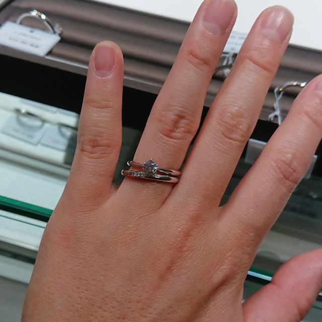 【アイプリモ(I-PRIMO)の口コミ】 品があり、歳を重ねても飽きずに長く付けられるデザイン、そして婚約指輪…