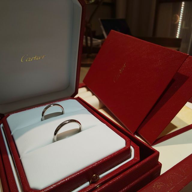 【カルティエ(Cartier)の口コミ】 Ｃドゥカルティエ プラチナ

エンゲージリングがカルティエだったので、マ…