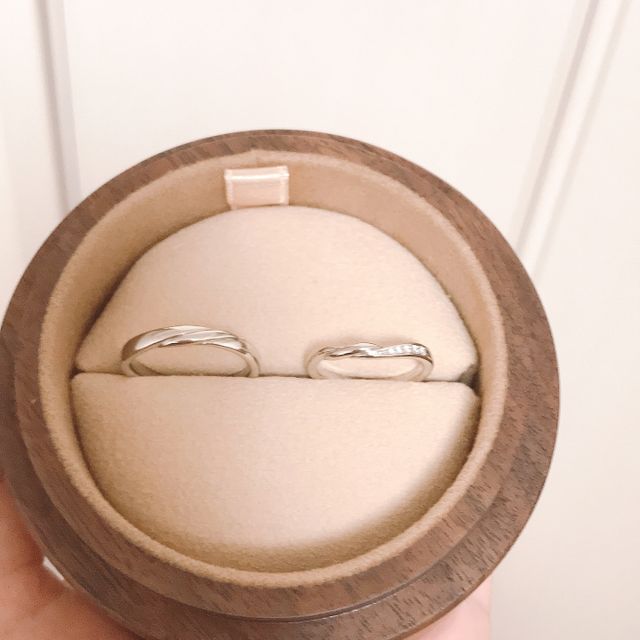 【COLANY(コラニー)の口コミ】 デザインです！指が太く短いので、少しでも指がすらっと見える指輪が無い…