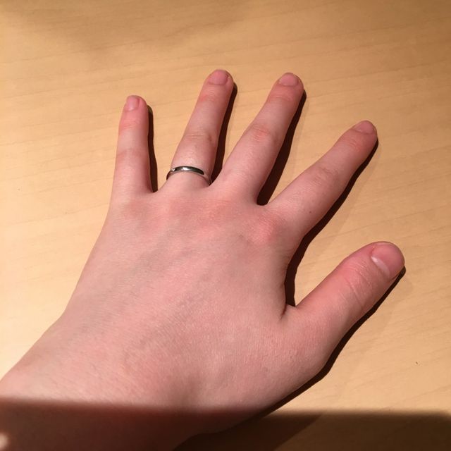 【SIND BAD(シンドバット)の口コミ】 旦那と2人で話し合いで決めた指輪です。
イエローゴールドがいう旦那とプ…
