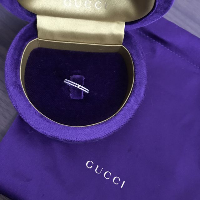 【グッチ(GUCCI)の口コミ】 あまり主張しない細身のシンプルなものを探していて、3店舗ほど周り即決で…