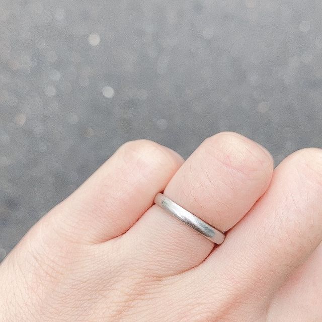 【TANZO.(鍛造指輪)の口コミ】 お互いの好みが違ったのでオーダーしました。
自分の好きな太さやデザイン…