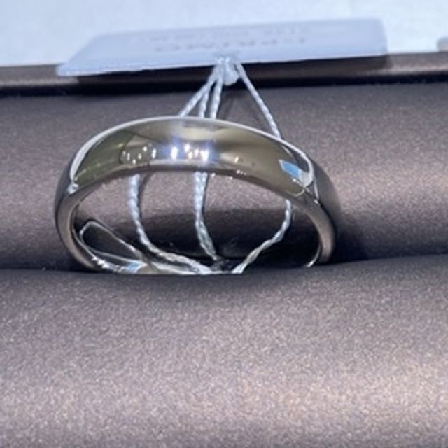 【アイプリモ(I-PRIMO)の口コミ】 一番太いタイプの指輪です。ずっしりとしっかりしたしたイメージしてです…