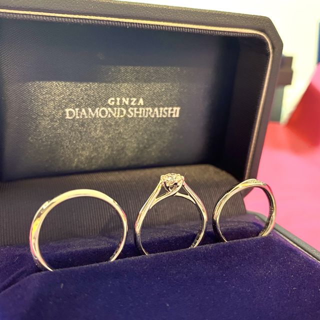 【銀座ダイヤモンドシライシの口コミ】 プロポーズリングでダイヤをサプライズで贈ってもらい、後日一緒に店舗に…