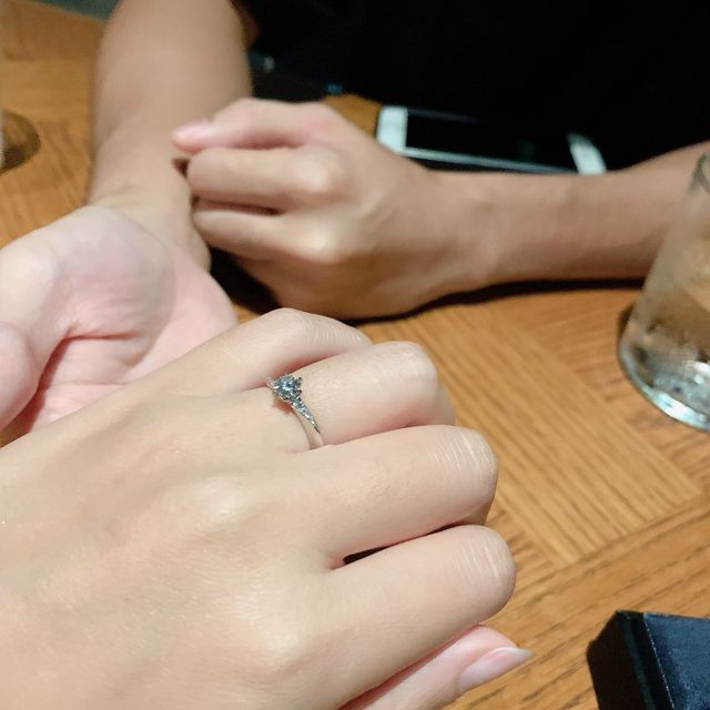 【ラザール ダイヤモンド(LAZARE DIAMOND)の口コミ】 いくつか他のブランドさんの指輪も見ましたが、ラザールさんのダイヤの輝…