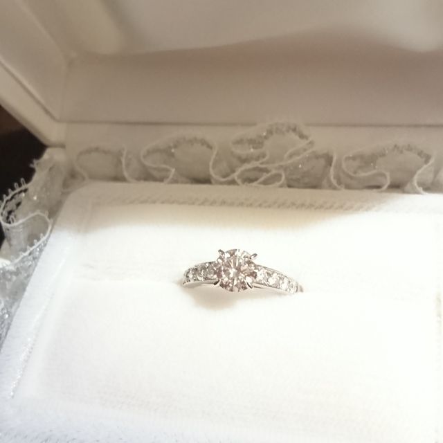 【HIROUMI(ヒロウミ)の口コミ】 主人がもともとこのブランドを気に入っていて、店員さんから指輪の魅力を…