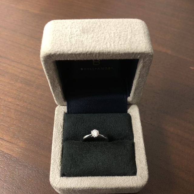 【BRILLIANCE+(ブリリアンスプラス)の口コミ】 一番の決め手は価格でした。予算に合ったダイアモンドを購入することがで…