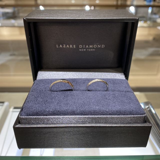 【ラザール ダイヤモンド(LAZARE DIAMOND)の口コミ】 同じようなデザインの指輪でもディテイルが異なっており、はめた時のしっ…