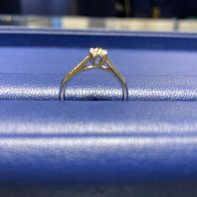 【銀座ダイヤモンドシライシの口コミ】 リングのデザインが気にいりました。意味も説明して頂き大変気に入り、一…