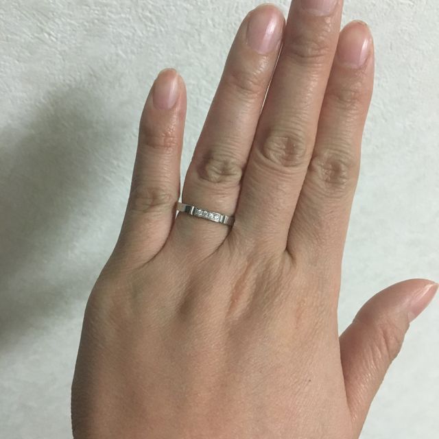 【カルティエ(Cartier)の口コミ】 ダイヤが入ったリングがよかったのですが、
一粒だと目立たない、沢山入っ…