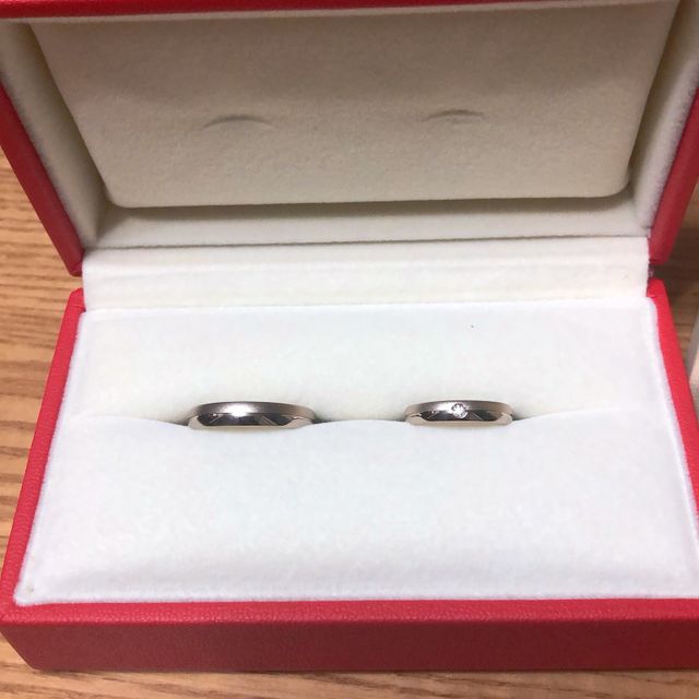 【REGALO(レガロ)の口コミ】 シンプルで大人の上品さに包まれたデザインで
シックな物を探していたので…