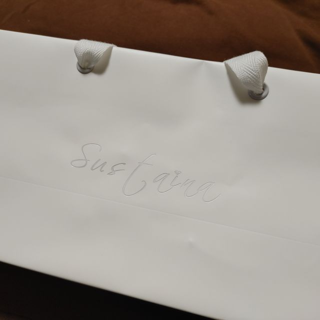 【Sustaina(サスティナ)の口コミ】 いろんなサイトを見てきましたが、サスティナさんのデザインに一目惚れで…