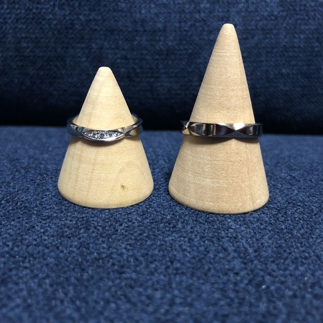 【【閉業】フラー・ジャコー(FURRER-JACOT)の口コミ】 指輪を置いた時に【サクラ】の形になっているところを見た瞬間に、他の指…