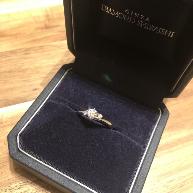 【銀座ダイヤモンドシライシの口コミ】 指輪のデザインに一目惚れで購入しました。もともとウェーブの形が好きで…
