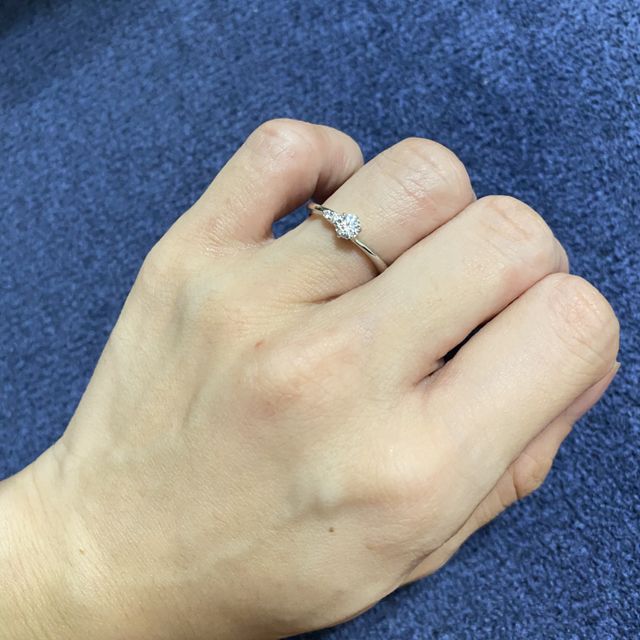 【ラザール ダイヤモンド(LAZARE DIAMOND)の口コミ】 暗いところでもきれいな輝きを放つダイヤモンドのカッティングの素晴らし…