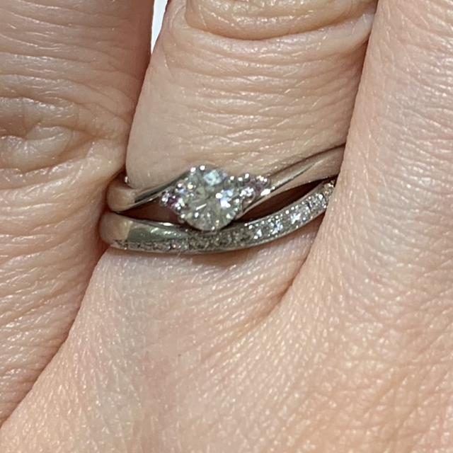 【TRECENTI(トレセンテ)の口コミ】 ダイヤの品質が良かった。
予算に合ったテーブルダイヤモンドを出してきて…