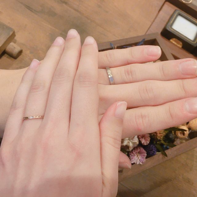 【鎌倉彫金工房の口コミ】 手作り感のあるツルッとした指輪よりも、味わいあるつちめにできた所。石…