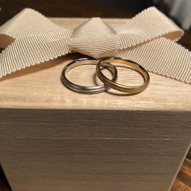 【YUKA HOJO(ユカホウジョウ)の口コミ】 あまり派手ではなく素朴な優しい印象の指輪を探していました。女性用はゴ…