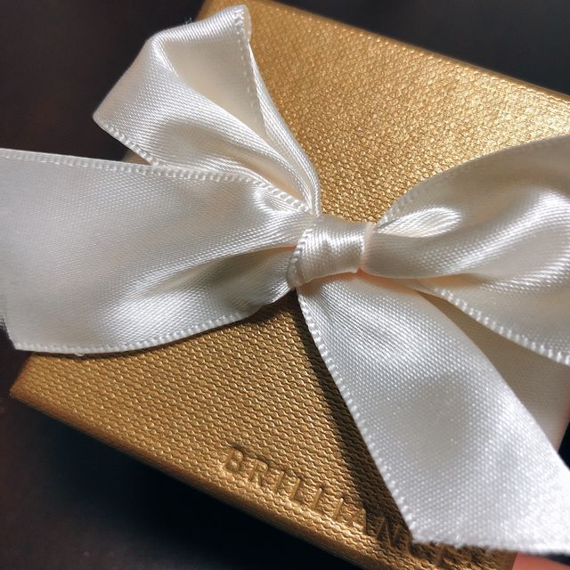 【BRILLIANCE+(ブリリアンスプラス)の口コミ】 ダイヤは夫がプロポーズでくれたので、リング部分を自分で選びました。
ス…